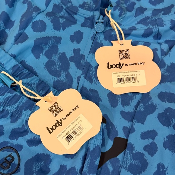 Electric Blue Leopard Print Body by Raven Tracy - Picture 5 of 6